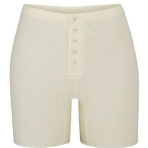 NWT SKIMS Waffle Shorts off white Comfy Cream Size 3X Lounge Biker